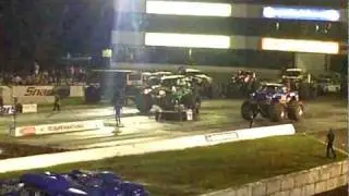 Grave Digger VS Bigfoot Englishtown NJ 2011