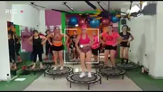 flowers Miley cyrus. JUMP / JUMPING/ JUMPVANS /JUMP CENTER con Andre.