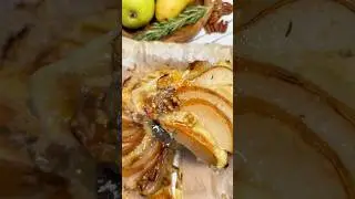 Cottage Cheese Galette with Pear, Camembert & Honey🍐🧀Творожная галета с грушей, камамбером и медом