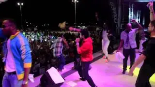 Shaggy does a harlem shake in Sint Maarten