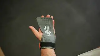 Bear Komplex Carbon fingerless grips