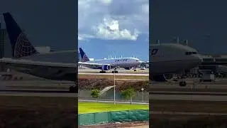 UNITED AIRLINES BOEING 777-200 LANDING AT LOS ANGELES INT AIRPORT#shorts #fyp #boeing777 #aviation