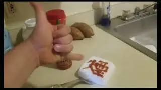 Dry Ice + Sriracha Smoke Bomb  Experiment