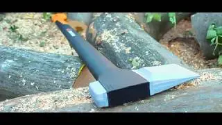 Axe Fiskars X27