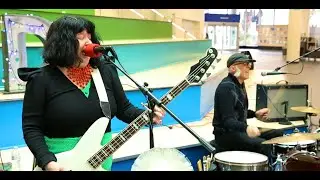 Sunday on the Stairs: Darlene performs 