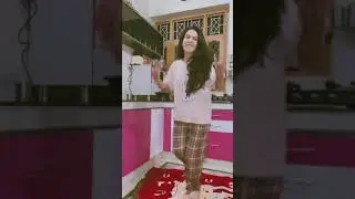 Bijlee bijlee new trending song 😍❤️ by komal soni #trending #dance #harrdysandhu #bijleebijleesong