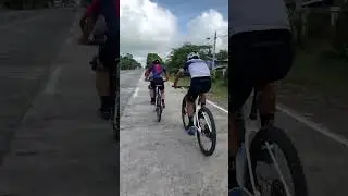Four Riders Keep Grinding🤟#climb #cycling #mtbreview #smalljump #mtb #tandemmtb #amtb #cyclinglife