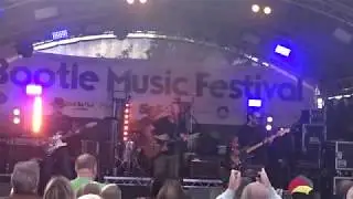 Staying Out For The Summer - Dodgy Live In Liverpool 2019