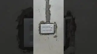 electrician work fitting ko flight MC box