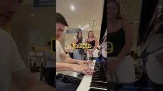 2 French girls asked me play la foule #piano #lafoule #publicpiano
