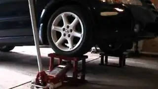 Lift Stand for a car: How to use a floor jack