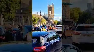 Emergency ambulance blocked by climate activists #JustStopOil #ExtinctionRebellion #protest  #london