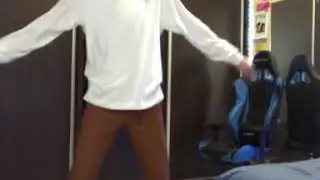 Pedrito Vm bailando su tema Flamingo Star