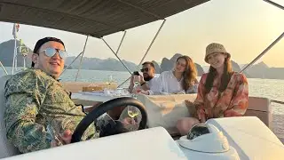 Our guests&rsquo; sunset party in a private luxury yacht #deluxetour #privatetour #premiumservice
