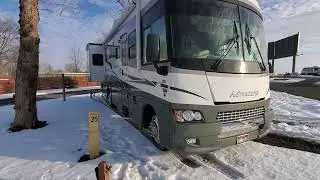 SOLD! 2006 Winnebago Advemturer 33V