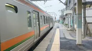 211系ﾀｶC6編成の727M普通水上行が水上1番線に到着するシーン 2025.10/7