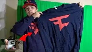 UNBOXING FaZe CLAN MERCH !!!!