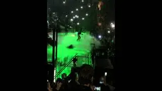 Maroon 5- V tour Dallas- Animals (opening song)