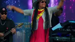 Maxi Priest performing 