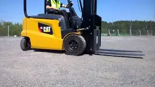 Dual Drive - Cat&reg; 80V Electric Lift Truck - 2.5 - 3.5 Tonnes