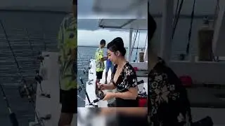 CEWE CANTIK MANCING KERAPU DI LAUT #shortvideo #shorts #cewecantikgamers
