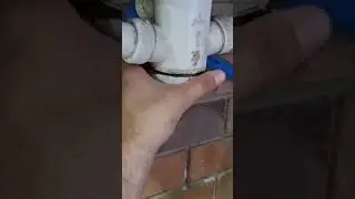 Jak otworzyć syfon zlewu, aby wyczyścić, odetkać brud, rurę spustową wody, bidet, zlew