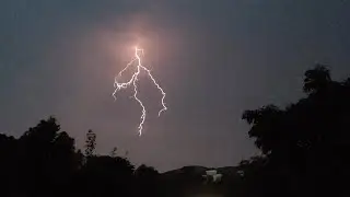 20 mins of continuous lightning and thunderstorm with heavy rain and thunder sounds at Franklin, TN