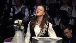 Mavi yelek mor düğme - Esra Kaçal
