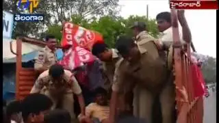PDSU & ABVP Students Stages Dharna Against Medical Counseling In Osmania University