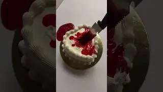 Blank space cake tutorial !!! Viral blood cake #tylorswif #blankspace