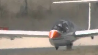 Short Landing - Grob G-103A Twin Astir Acro in LEIG