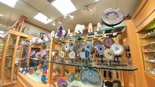 Banff Avenue Shopping in 4K