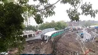 || Mumbai Rains||: Wall Collapses In Wadala East, Cars Stuck In Debris 25/06/2018