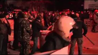 Raw: Protesters, Police Clash in Ukraine Capital
