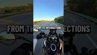 Taking a right at a busy through intersection. #biketips #triumph #motovlog #motorcycle #motorcycle