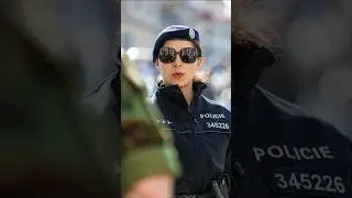 Made A Police Smile 🙂 #policewoman #military #streetphotography