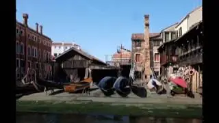 Coronavirus: Venice's canals look clearer after lockdown