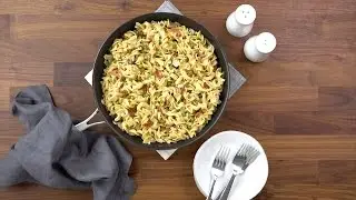 One-Pot Creamy Noodles with Bacon and Peas