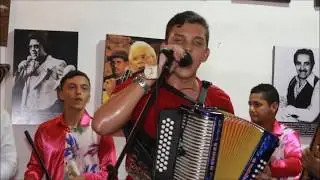 DYONNEL VELÁSQUEZ: Mosaico Anibal.