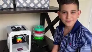 Разноцветные принты на коробке с игрушками!