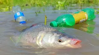 Amazing Fishing By Plastic Bottle Hook Trap | Smart Boys Catch Fish With Bottle Trap In Bill Water