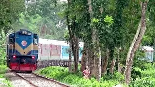 Bandhan Express with WDM 3A Loco 6520 Attack Khulna.