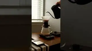 Pouring #coffee #morningeoutine #aesthetic #homebarista #v60 #specialtycoffee