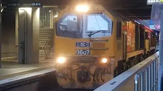 DL 9607 Kiwirail freight train in Newmarket on its way to the port.
