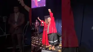 Samoa prime minister gets on stage &hearts;️