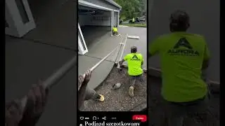 podjazd szczotkowany zamiast betonowych płyt?zamiast kostka brukowa ? da się? oczywiście, wygłąda 🥰🥰