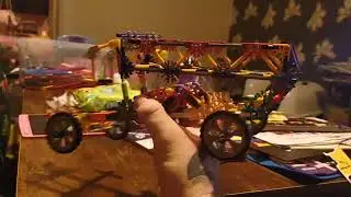 I went and bought Knex !!!!! Dump truck Knex model