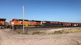 BNSF's LAUDEN is southbound at Mudd Springs