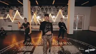 Cardi B &mdash; Bickenhead | class by Alena Fox