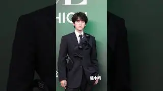 251023 Zhou Yiran for VOGUE Forces of Fashion Gala 2025 🖤💚 #ZhouYiran #周翊然
